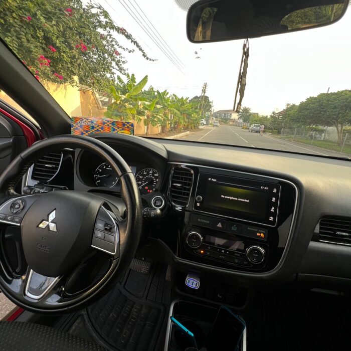2018 Mitsubishi Outlander - Image 5