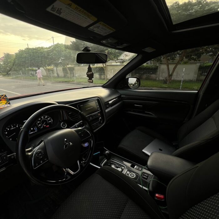 2018 Mitsubishi Outlander - Image 7