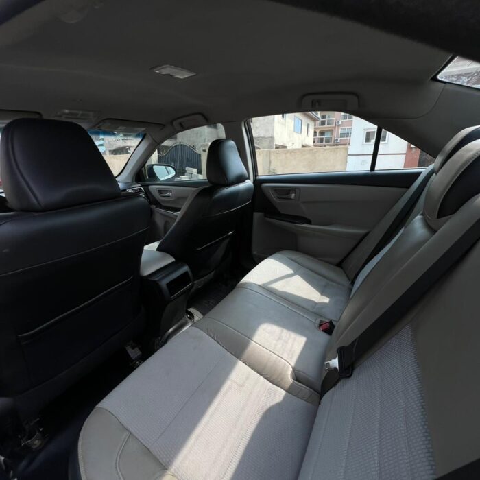2017 Toyota Camry - Image 4