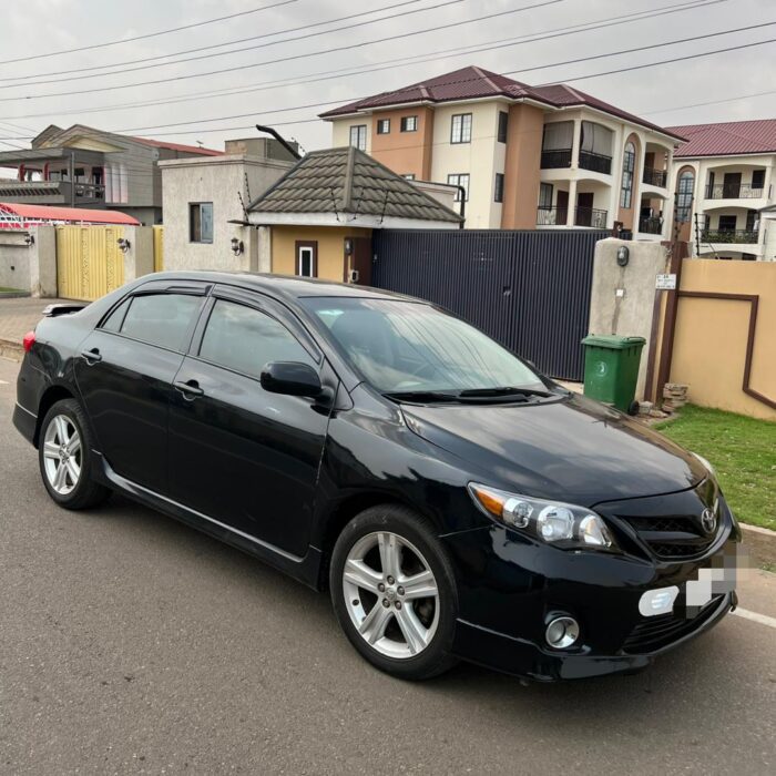 2013 Toyota Corolla - Image 2