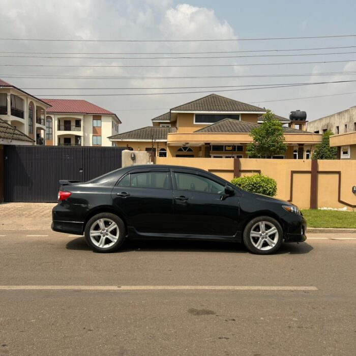 2013 Toyota Corolla - Image 3