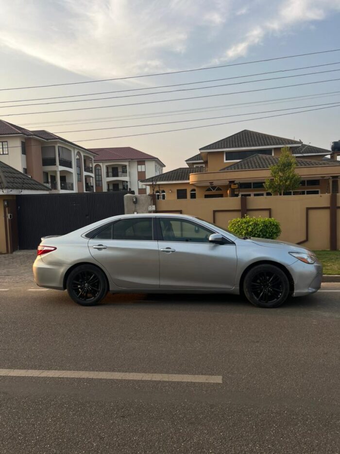 2016 Toyota Camry - Image 2