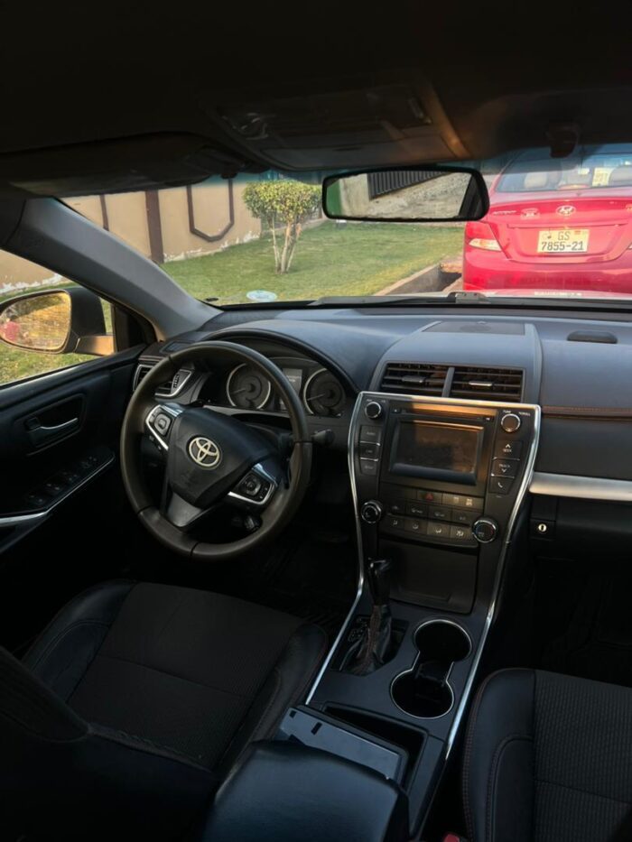 2016 Toyota Camry - Image 3