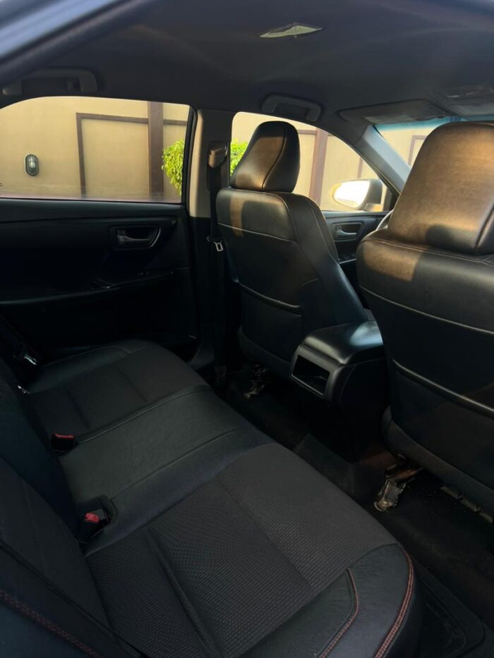 2016 Toyota Camry - Image 5