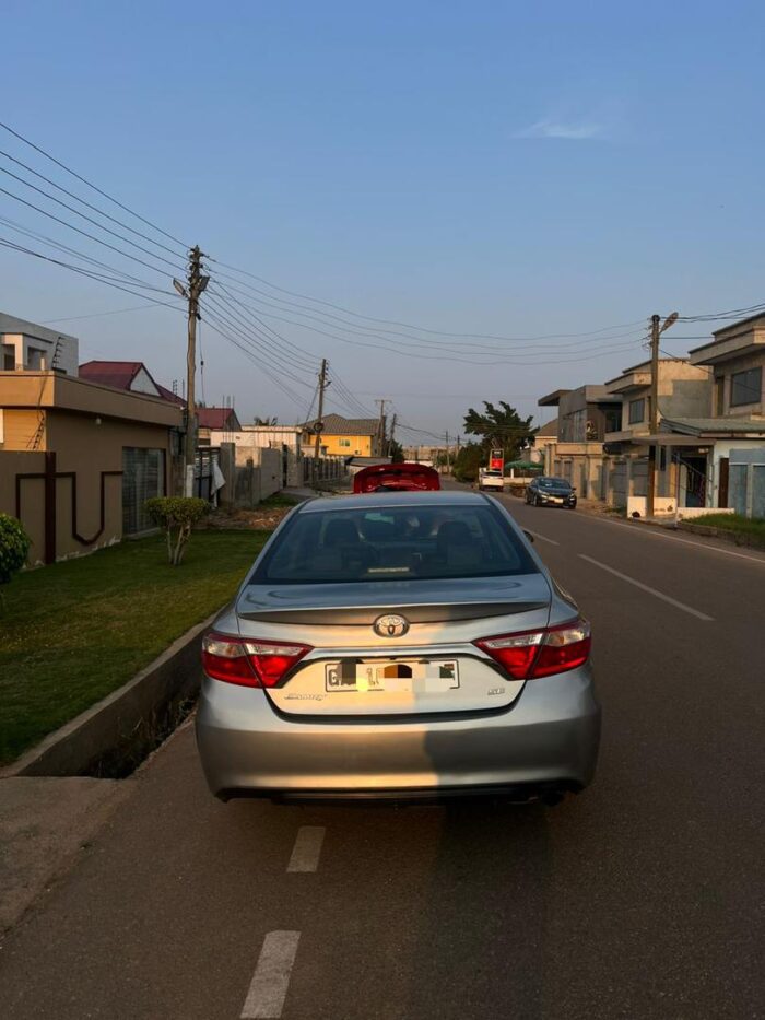 2016 Toyota Camry - Image 6