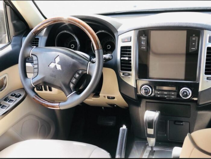 2016 Mitsubishi Pajero - Image 3